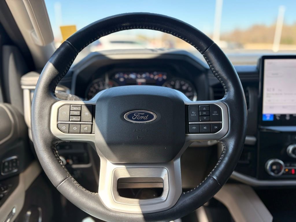 Used 2024 Ford Expedition Max XLT image 24