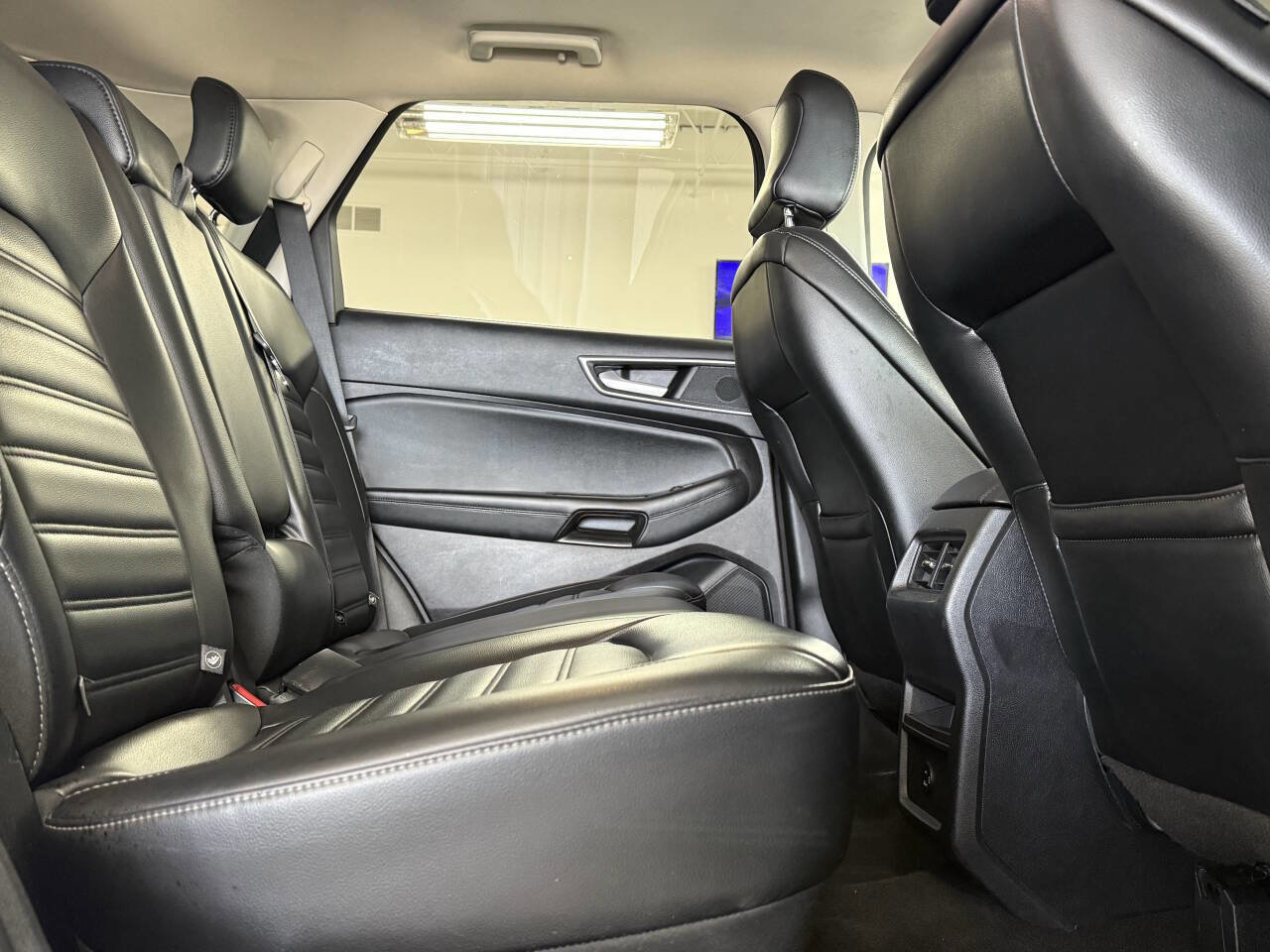 Used 2022 Ford Edge SEL image 17