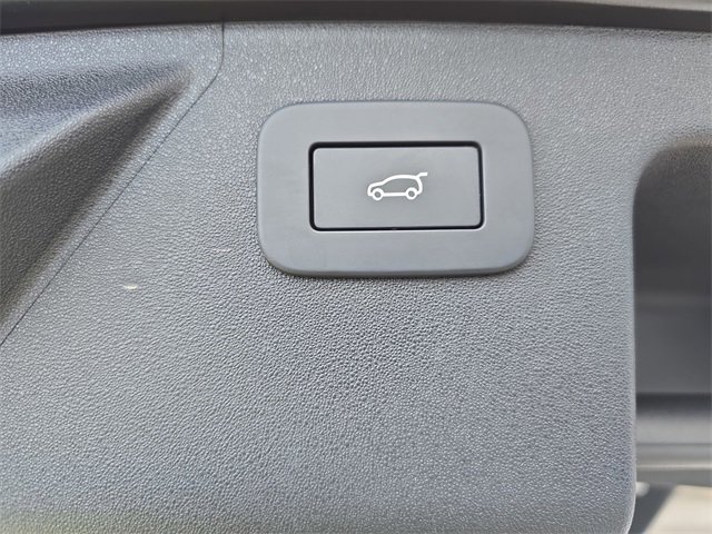 Used 2025 Land Rover Discovery Sport S image 13