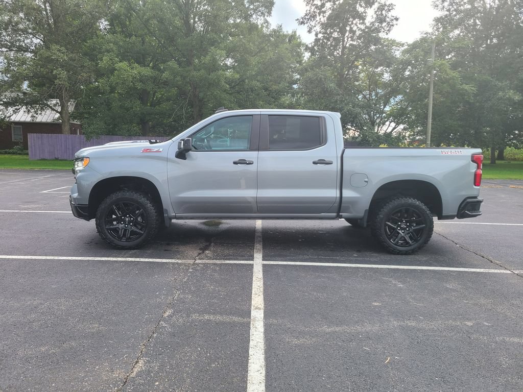 Used 2024 Chevrolet Silverado 1500 LT Trail Boss w/ Convenience Package II AWD/4WD image 4