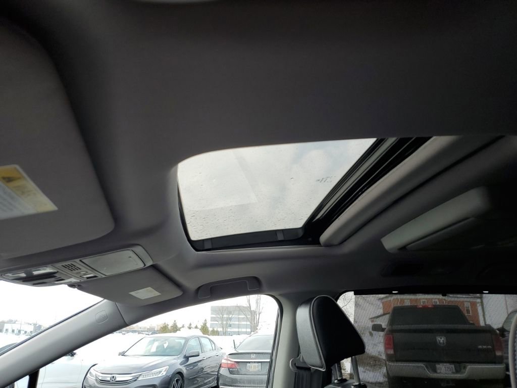 Used 2023 Honda Odyssey Elite image 32