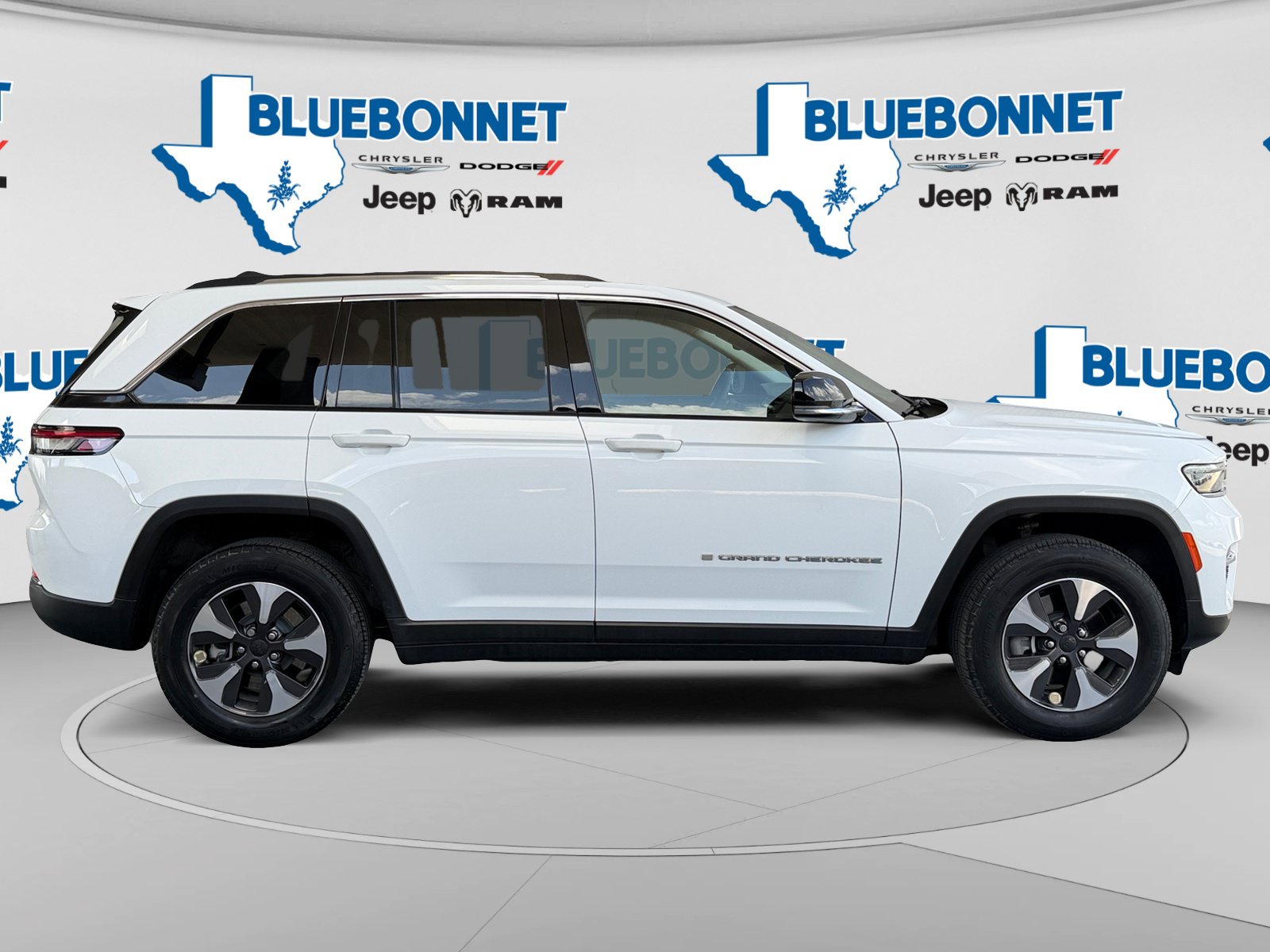 Used 2022 Jeep Grand Cherokee Limited 4xe AWD/4WD image 4