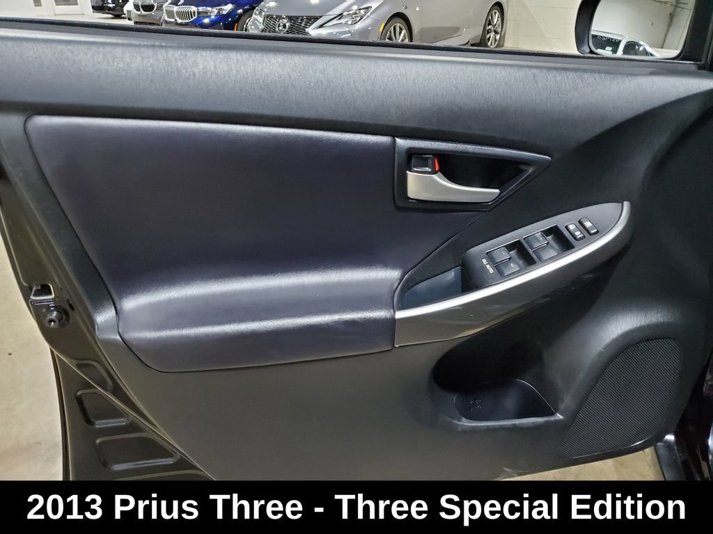 Used 2013 Toyota Prius Persona Series FWD image 8