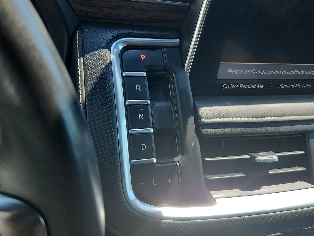 Used 2021 Chevrolet Tahoe Premier w/ Premium Package AWD/4WD image 11