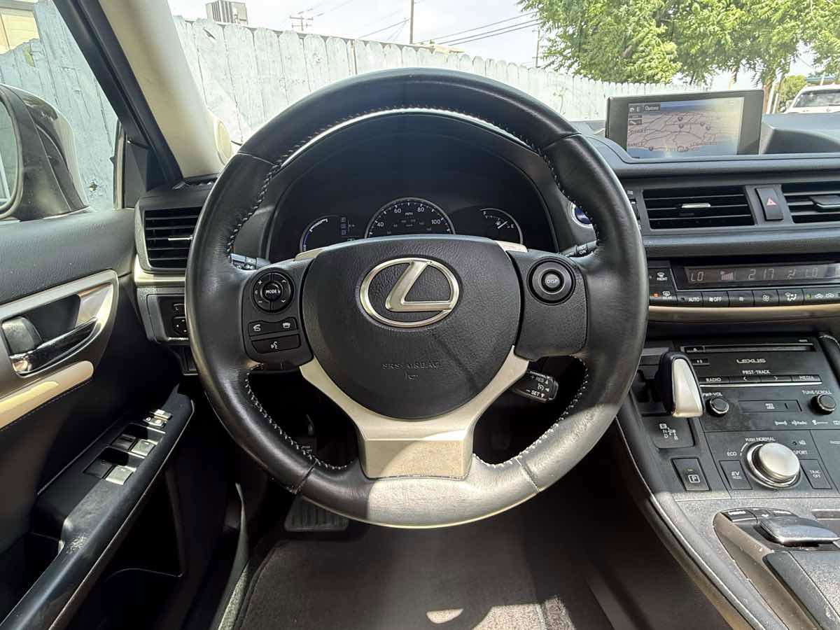Used 2014 Lexus CT 200h FWD image 18