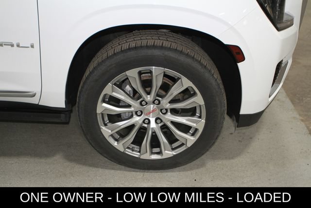 Used 2022 GMC Yukon XL Denali AWD/4WD image 6