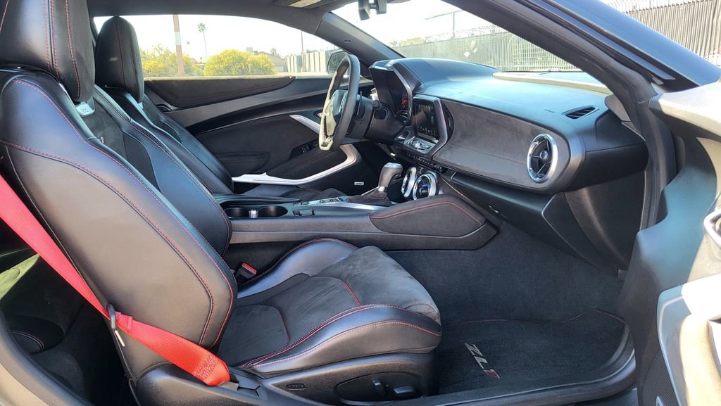 Used 2017 Chevrolet Camaro ZL1 image 17