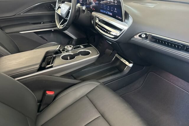 Certified 2024 Cadillac Lyriq Sport AWD/4WD image 16