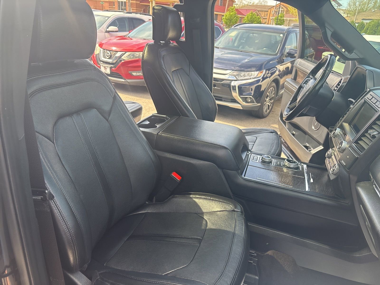 Used 2020 Ford Expedition Limited w/ Equipment Group 302A image 27