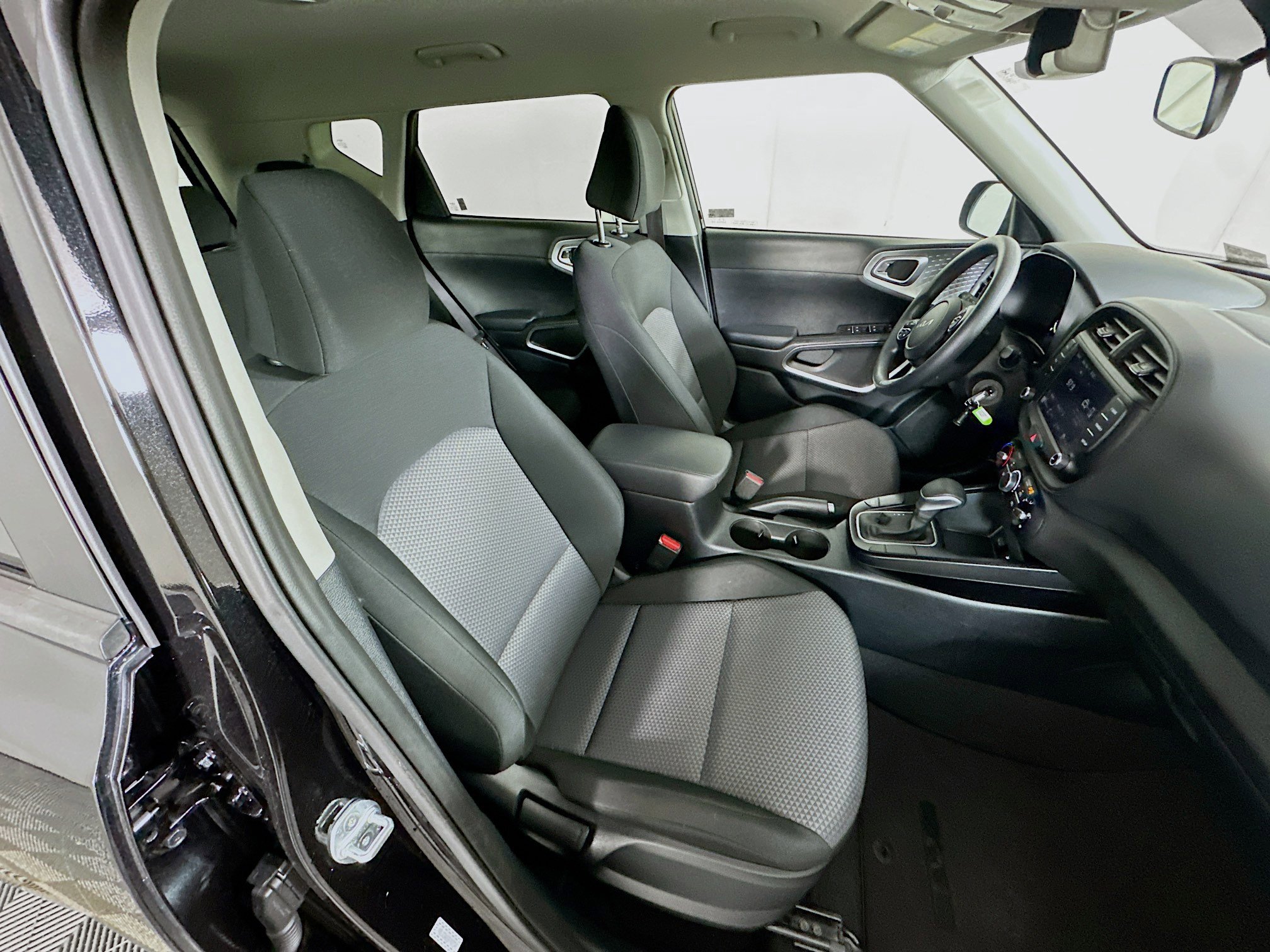 Used 2025 Kia Soul LX w/ LX Technology Package image 29