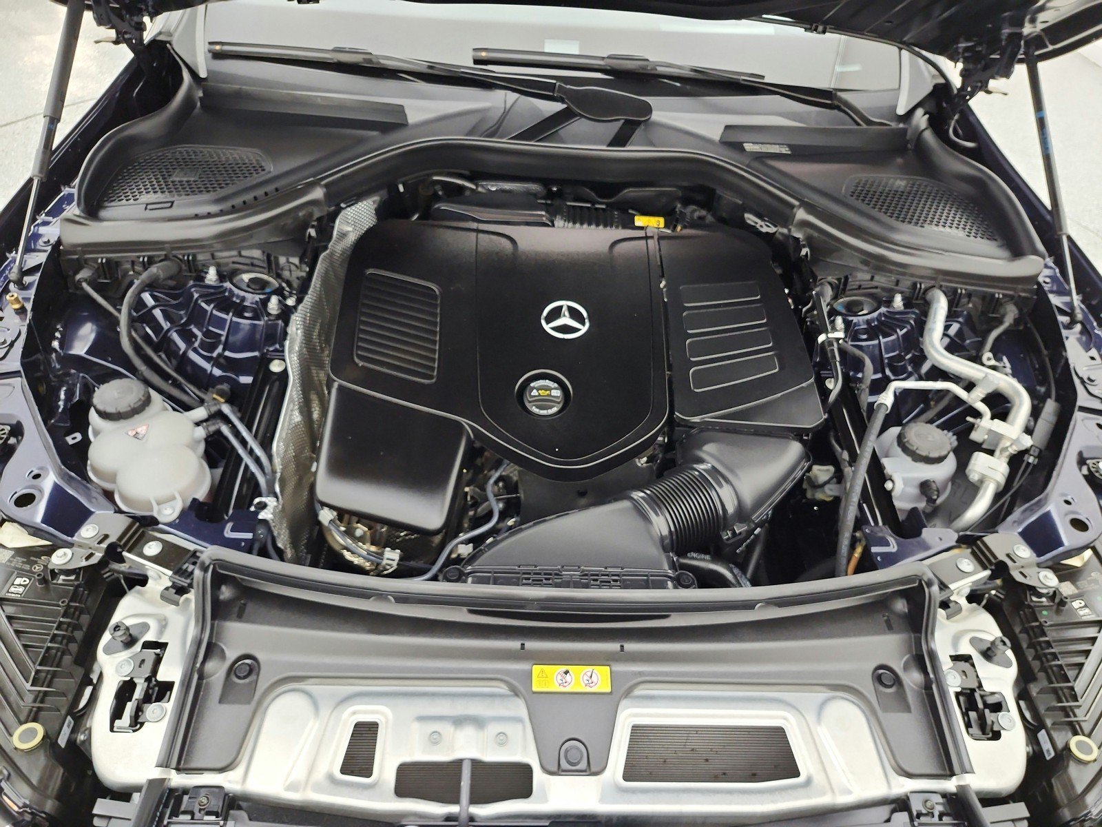 Used 2024 Mercedes-Benz GLC 300 4MATIC image 16