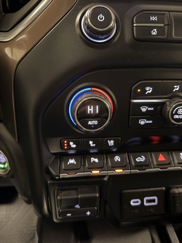 Certified 2019 Chevrolet Silverado 1500 High Country w/ Technology Package image 3