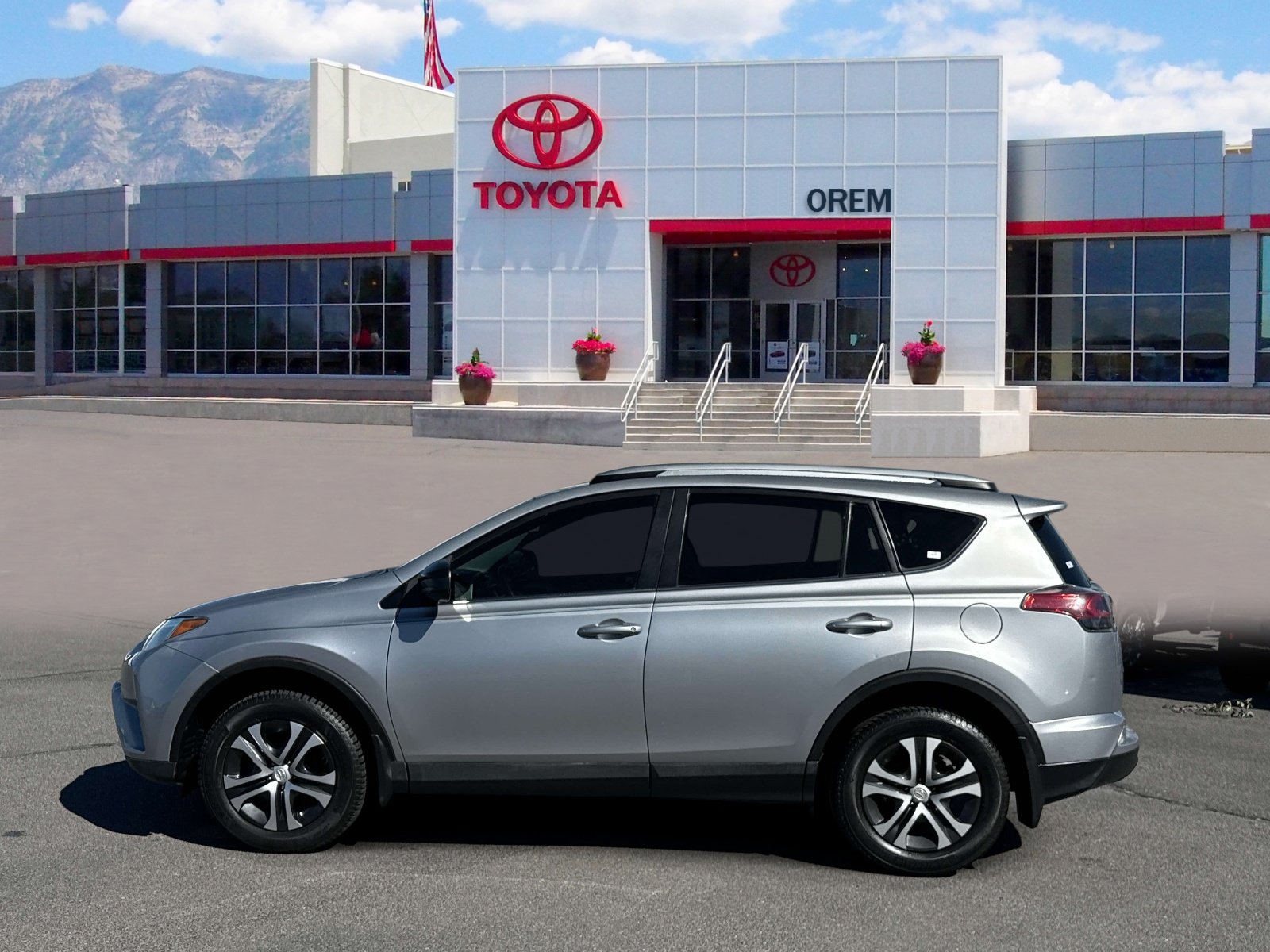 Used 2016 Toyota RAV4 LE FWD image 6