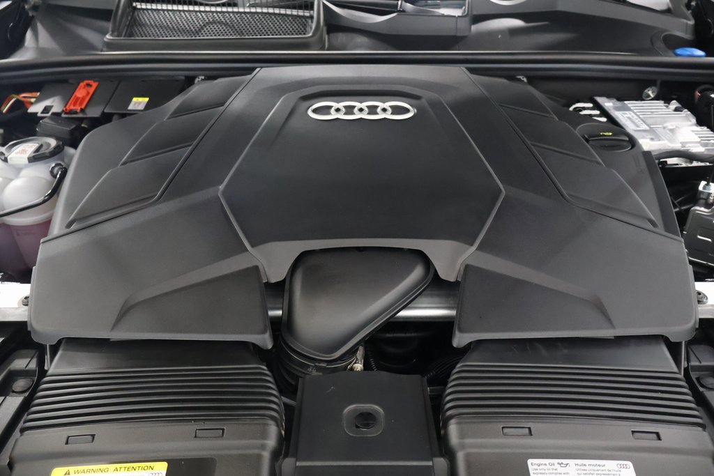 Certified 2025 Audi Q8 Prestige image 29