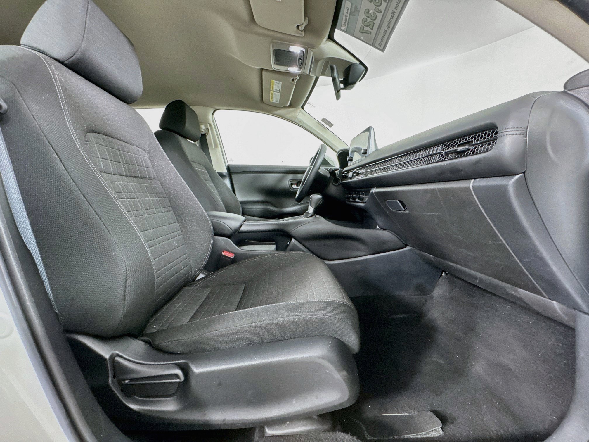 Used 2023 Honda HR-V LX image 26