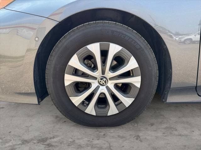 Used 2022 Toyota Prius XLE w/ Advanced Technology Package AWD/4WD image 69