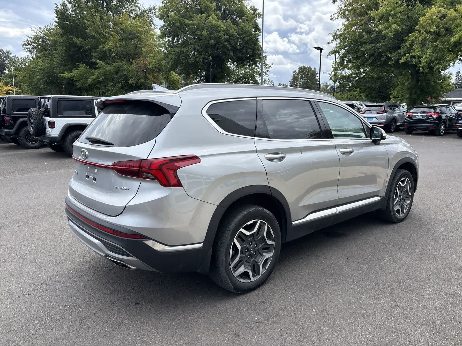 Used 2023 Hyundai Santa Fe Limited AWD/4WD image 4