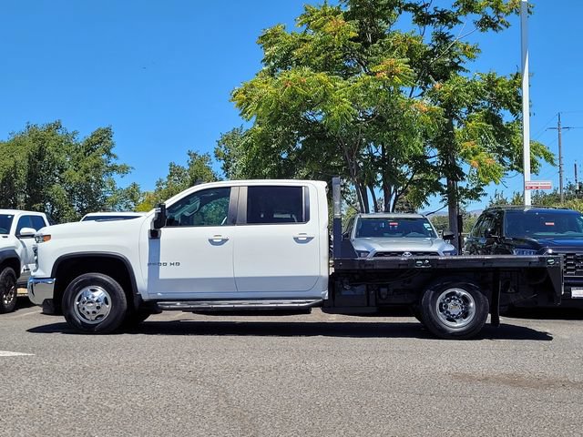 Used 2024 Chevrolet Silverado 3500 LT w/ Convenience Package AWD/4WD image 9