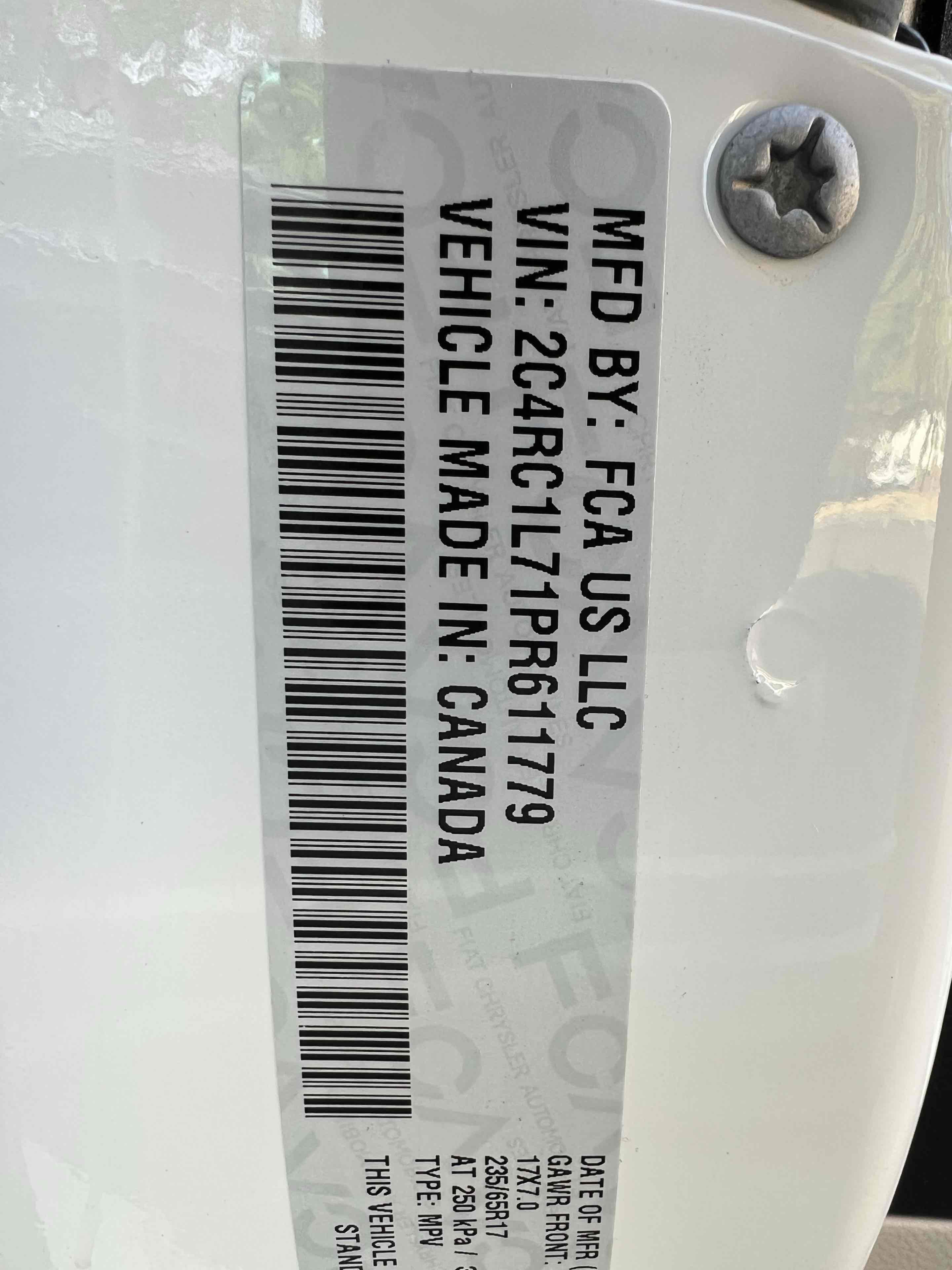 Used 2023 Chrysler Pacifica Touring-L FWD image 14