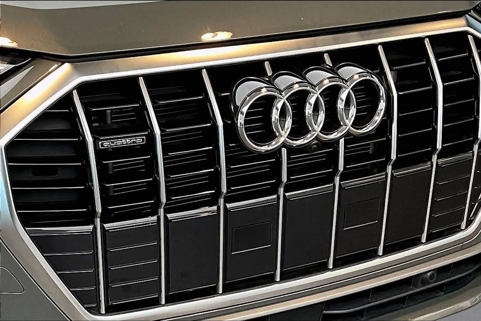 Used 2024 Audi Q3 2.0T Premium Plus w/ Premium Plus Package AWD/4WD image 32
