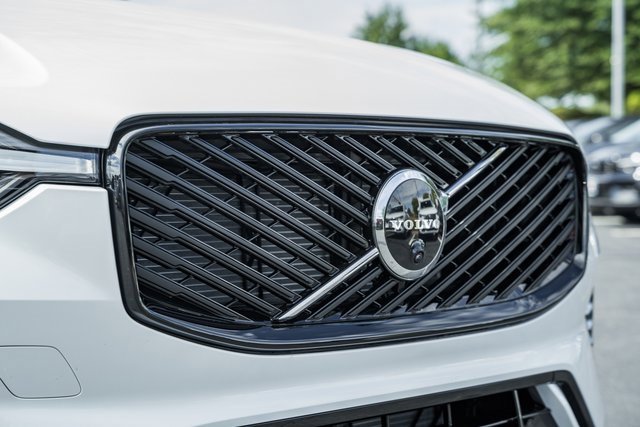 New 2026 Volvo XC60 B5 Plus w/ Protection Package Premier image 11