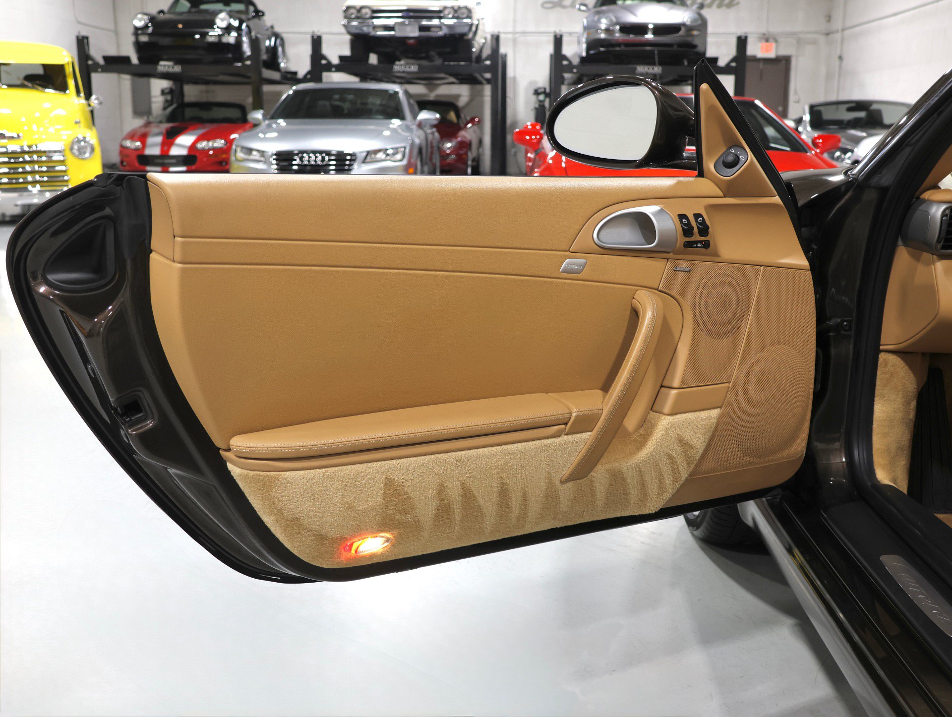 Used 2011 Porsche 911 Cabriolet image 14
