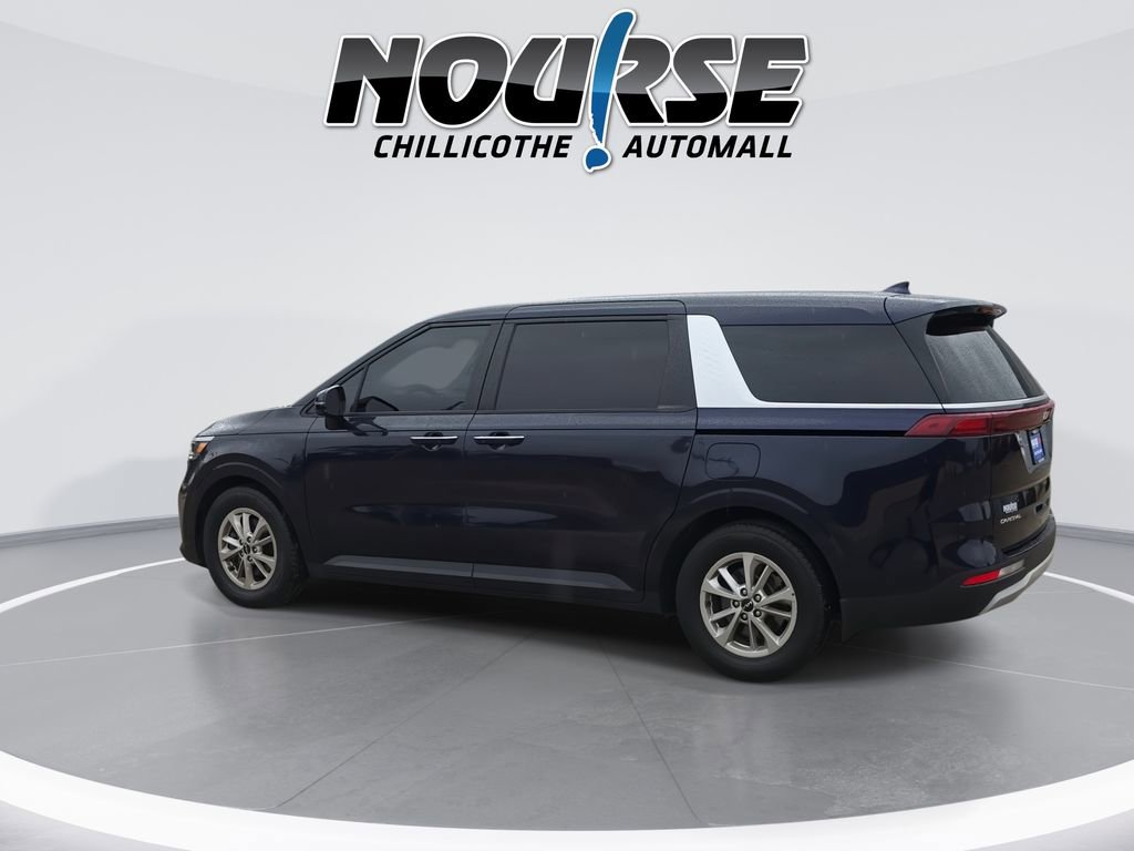 Used 2023 Kia Carnival LX FWD image 6