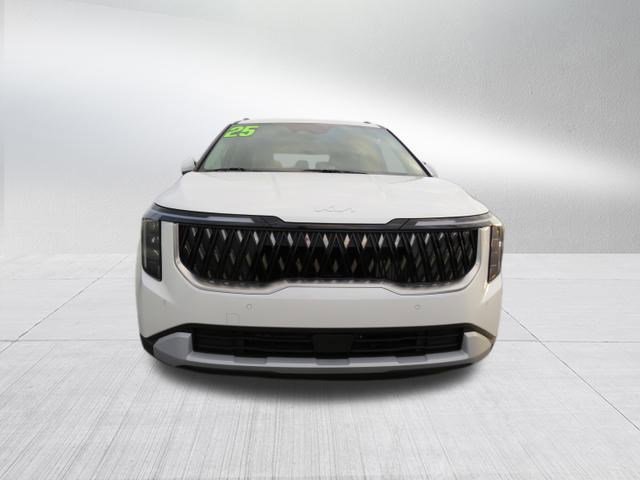 New 2026 Kia Carnival EX image 3