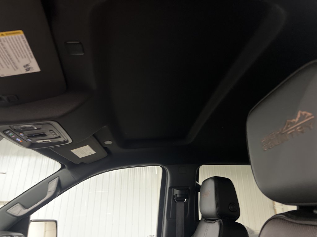 Certified 2024 Chevrolet Silverado 1500 High Country w/ Technology Package AWD/4WD image 27
