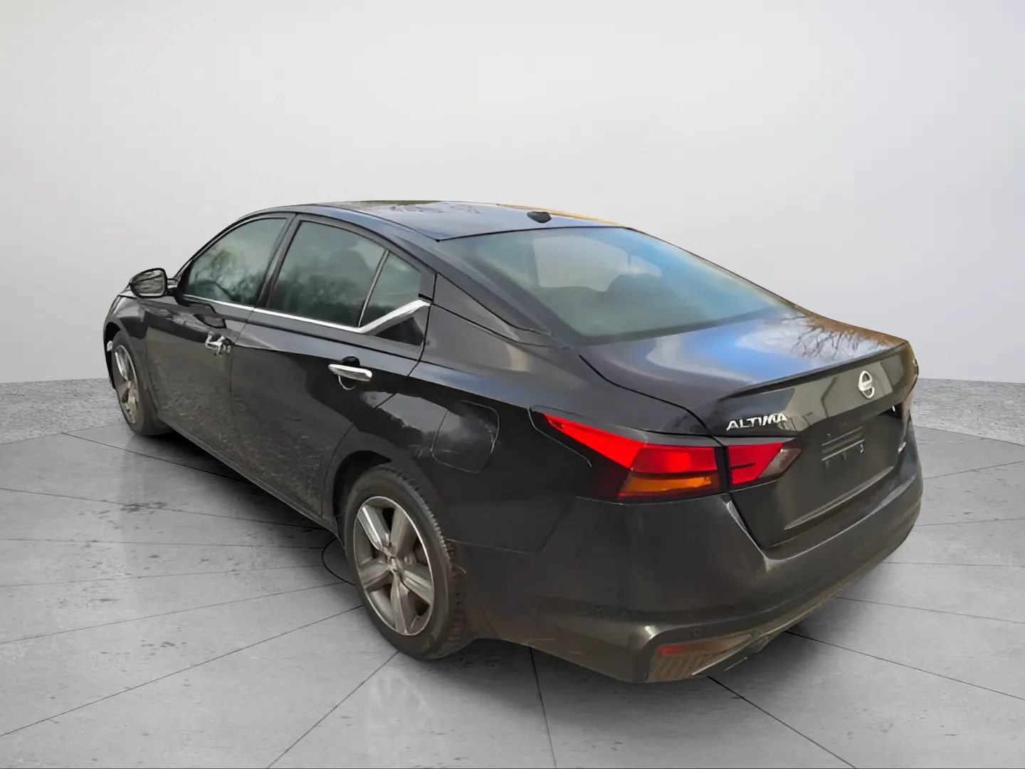 Used 2019 Nissan Altima 2.5 SV AWD/4WD image 3