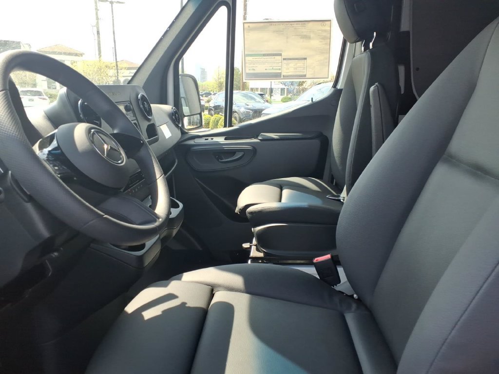 Used 2026 Mercedes-Benz Sprinter 2500 image 14