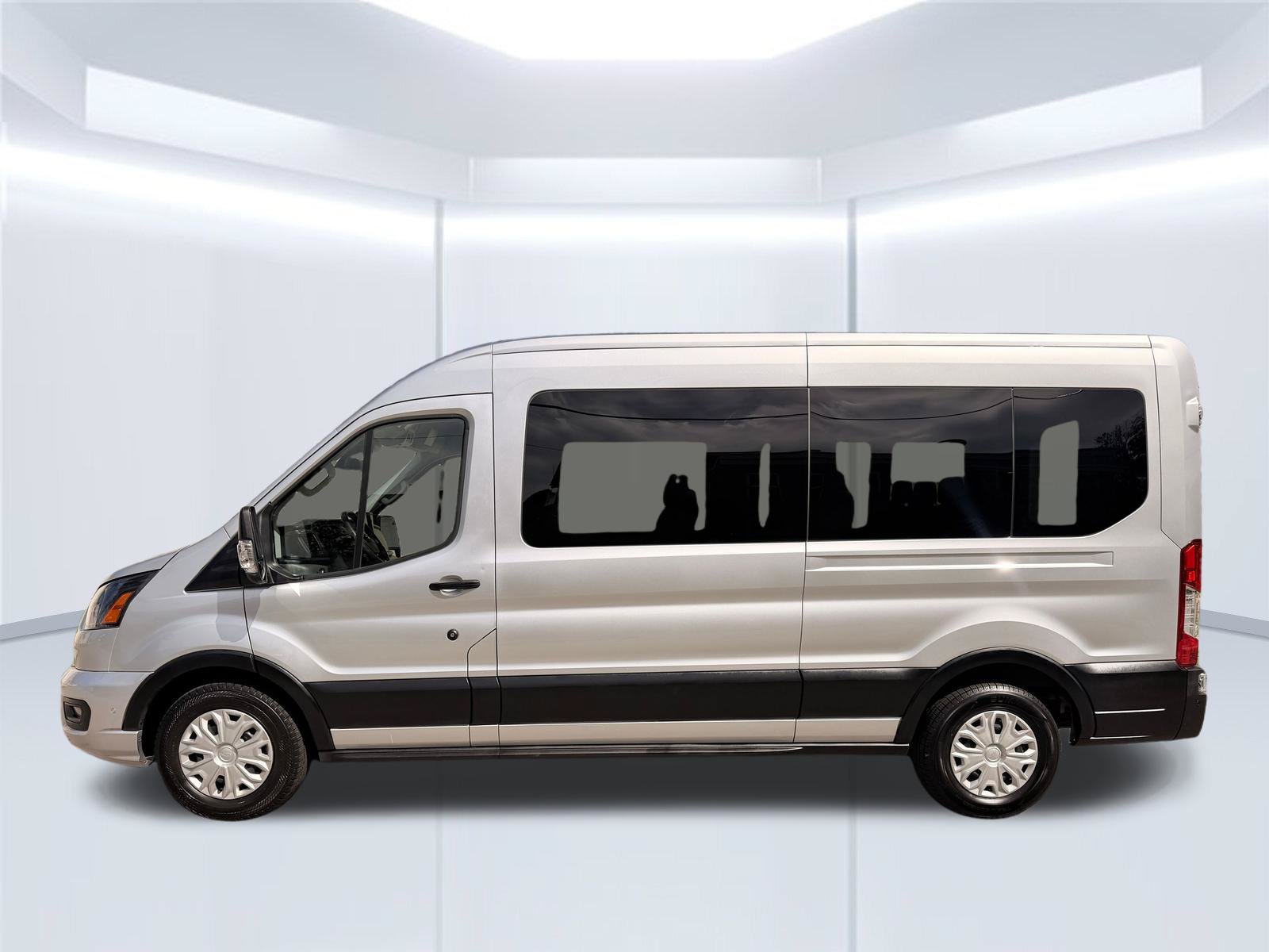 Used 2023 Ford Transit 350 XLT RWD image 10