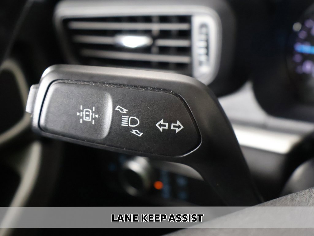 Used 2022 Ford Explorer XLT image 3