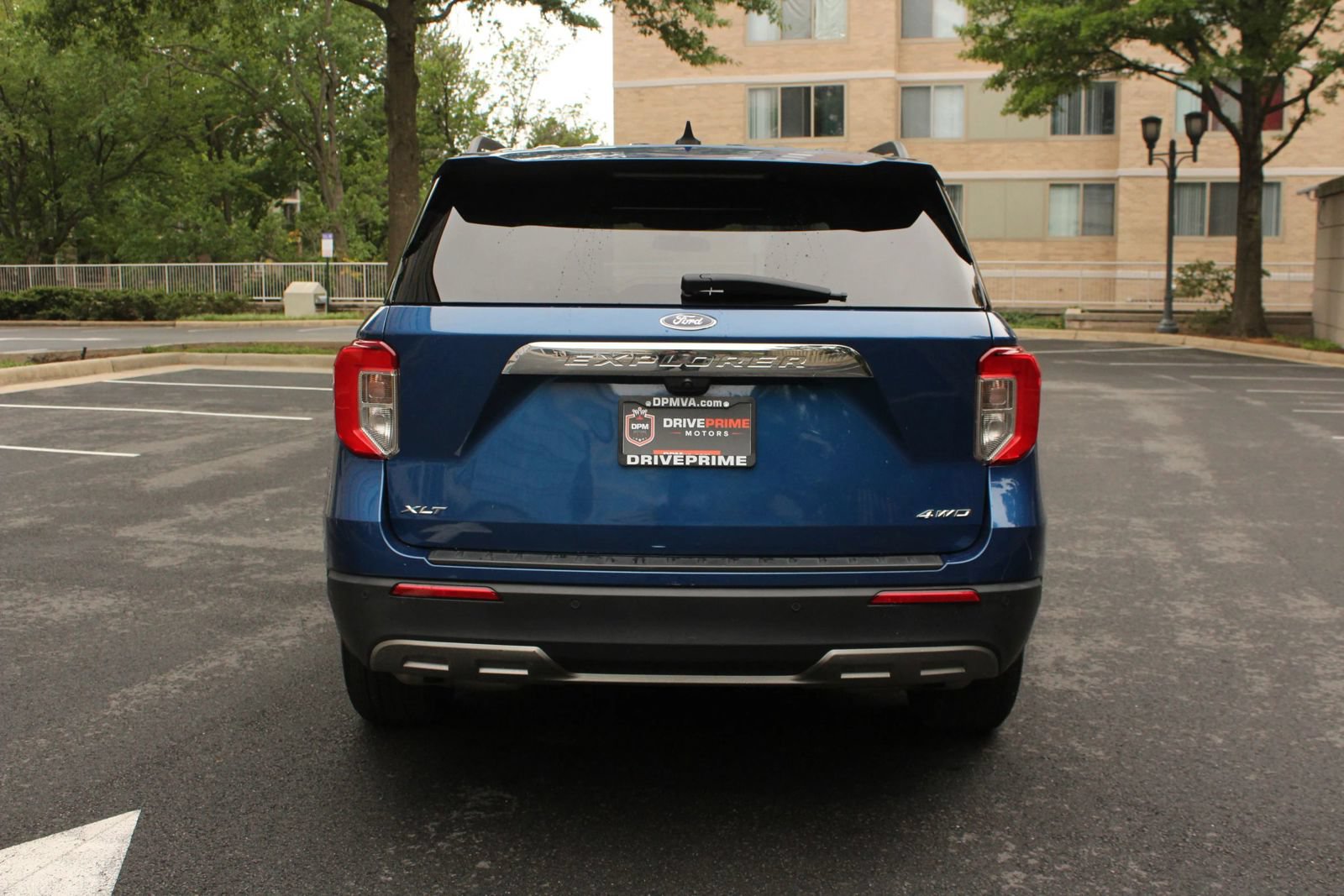 Used 2021 Ford Explorer XLT w/ Equipment Group 202A AWD/4WD image 8