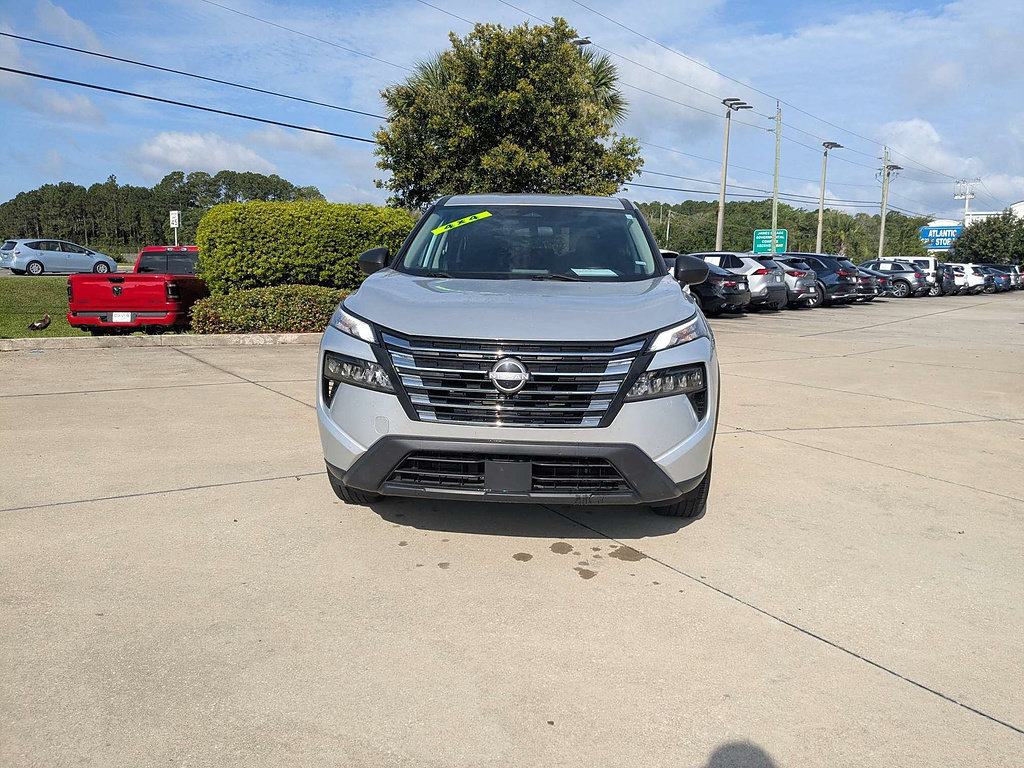 Used 2024 Nissan Rogue S AWD/4WD image 8