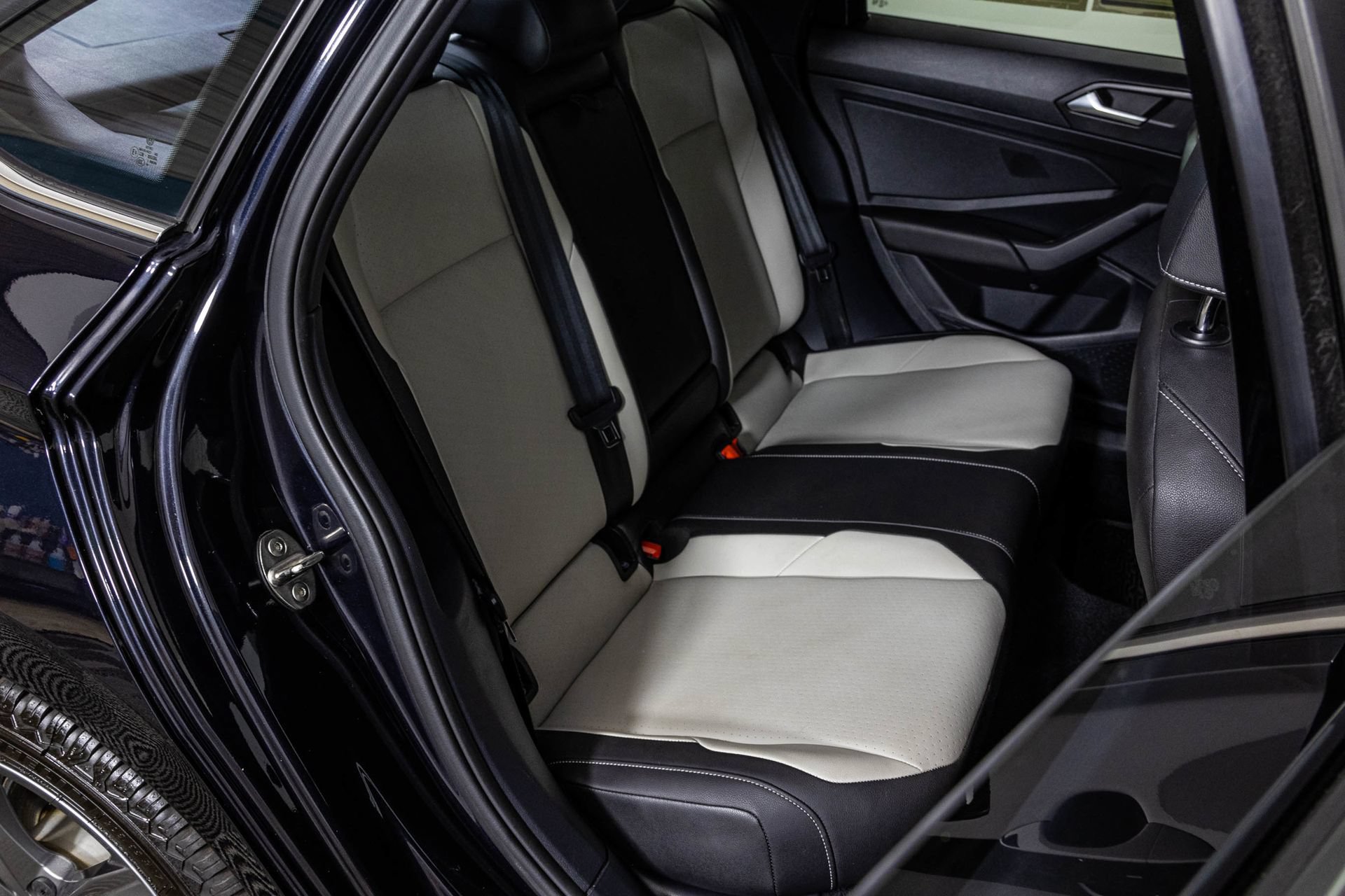 Used 2020 Volkswagen Jetta R-Line FWD image 41