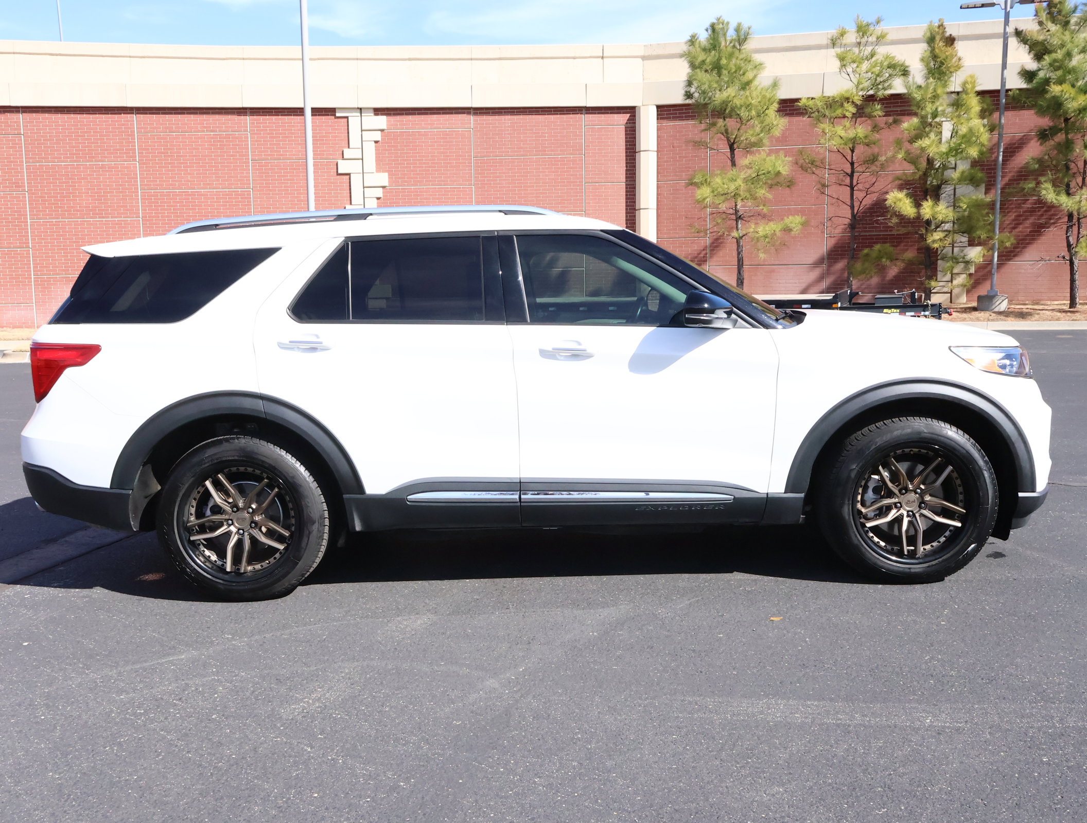 Used 2022 Ford Explorer Limited w/ Equipment Group 301A image 39