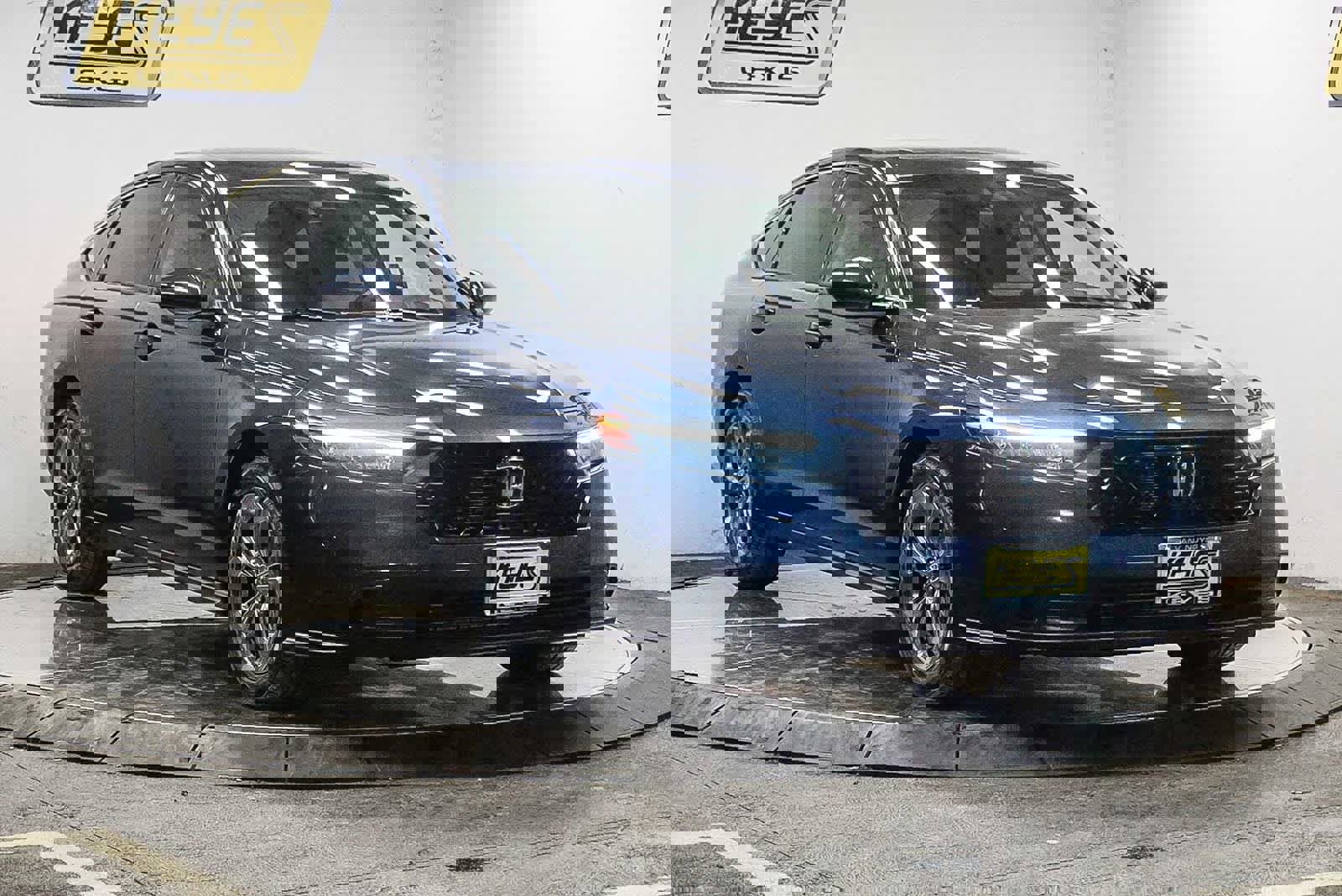 Used 2023 Honda Accord EX image 5