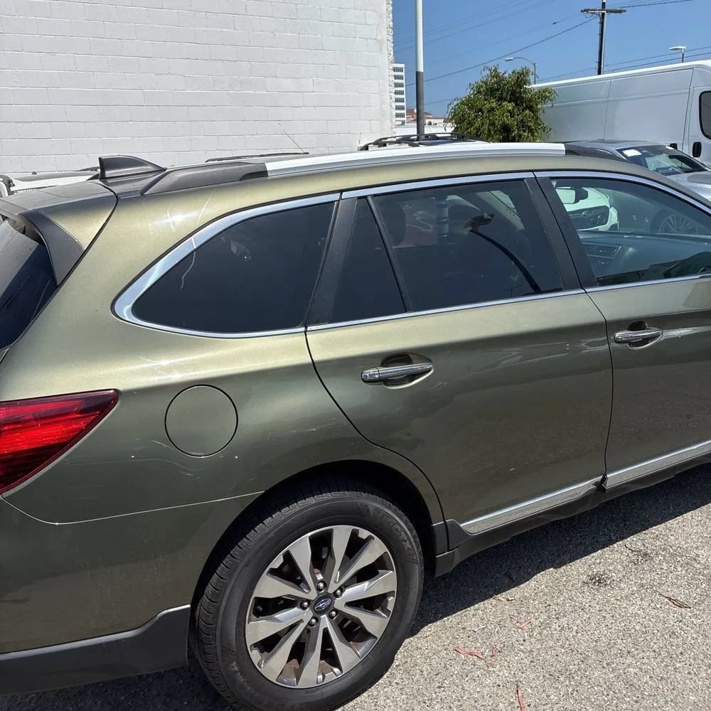 Used 2017 Subaru Outback 3.6R Touring AWD/4WD image 8