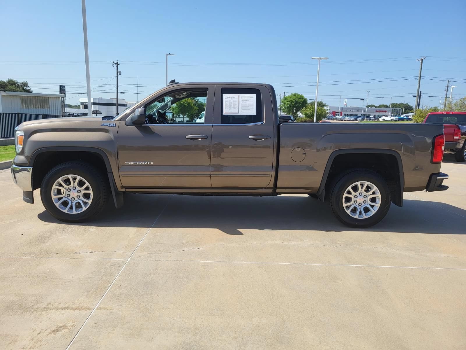 Used 2015 GMC Sierra 1500 SLE w/ SLE Value Package AWD/4WD image 8