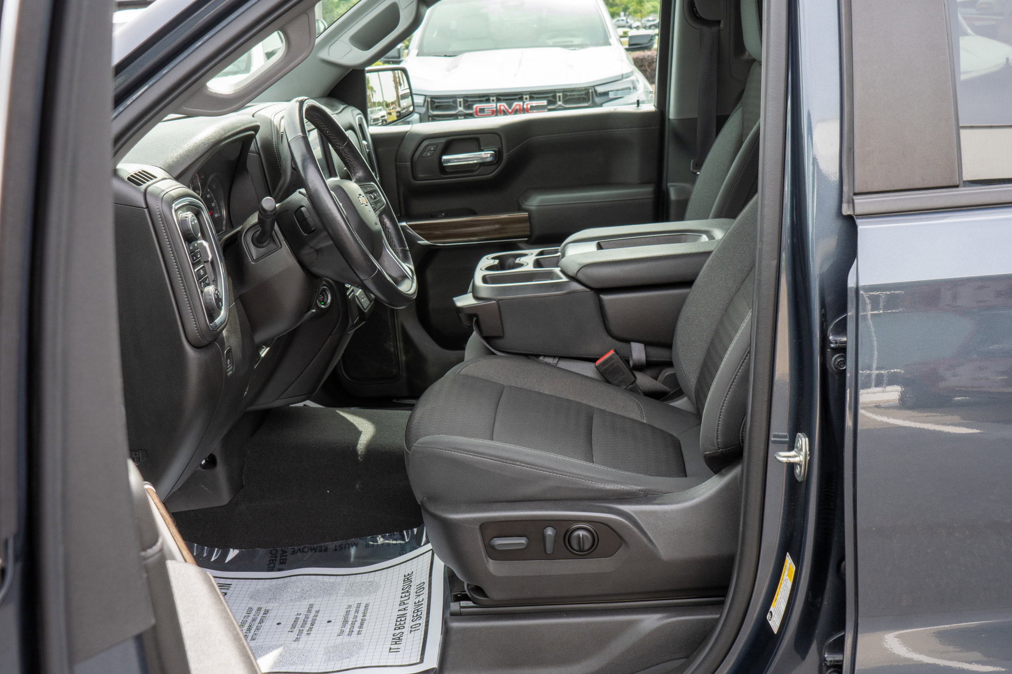 Certified 2022 Chevrolet Silverado 1500 LT AWD/4WD image 26