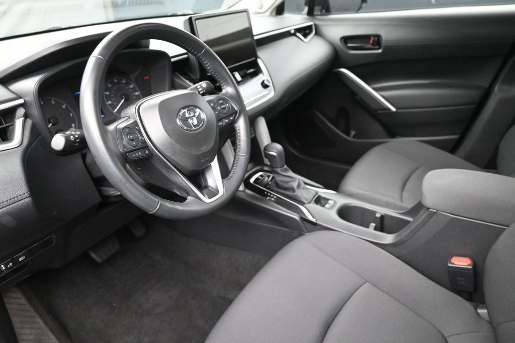 Used 2024 Toyota Corolla Cross LE w/ Moonroof Package FWD image 20