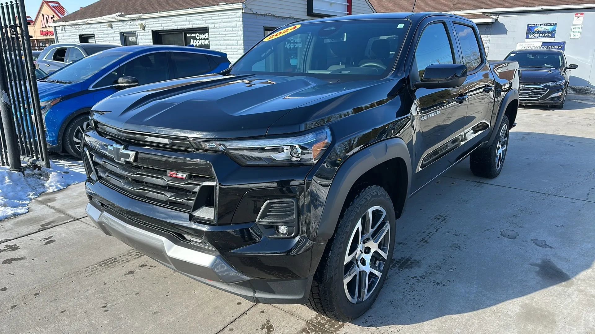 Used 2024 Chevrolet Colorado Z71 w/ Z71 Convenience Package 2 image 1