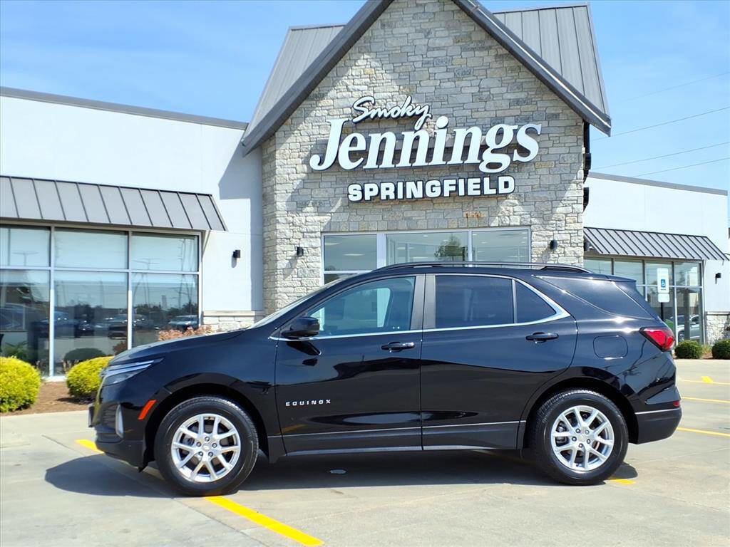 Used 2022 Chevrolet Equinox LT image 2