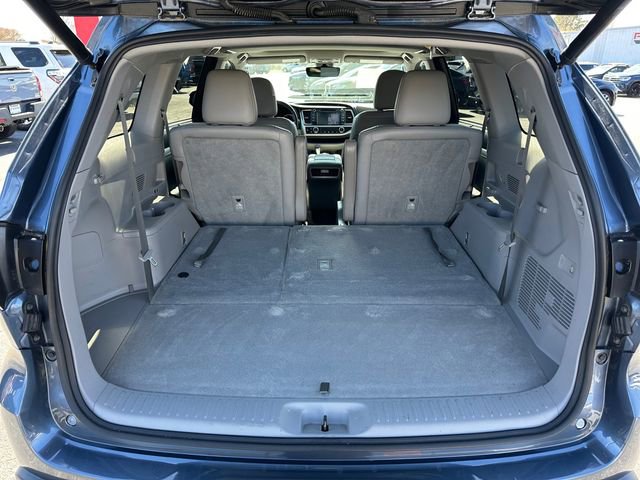 Used 2017 Toyota Highlander XLE image 31