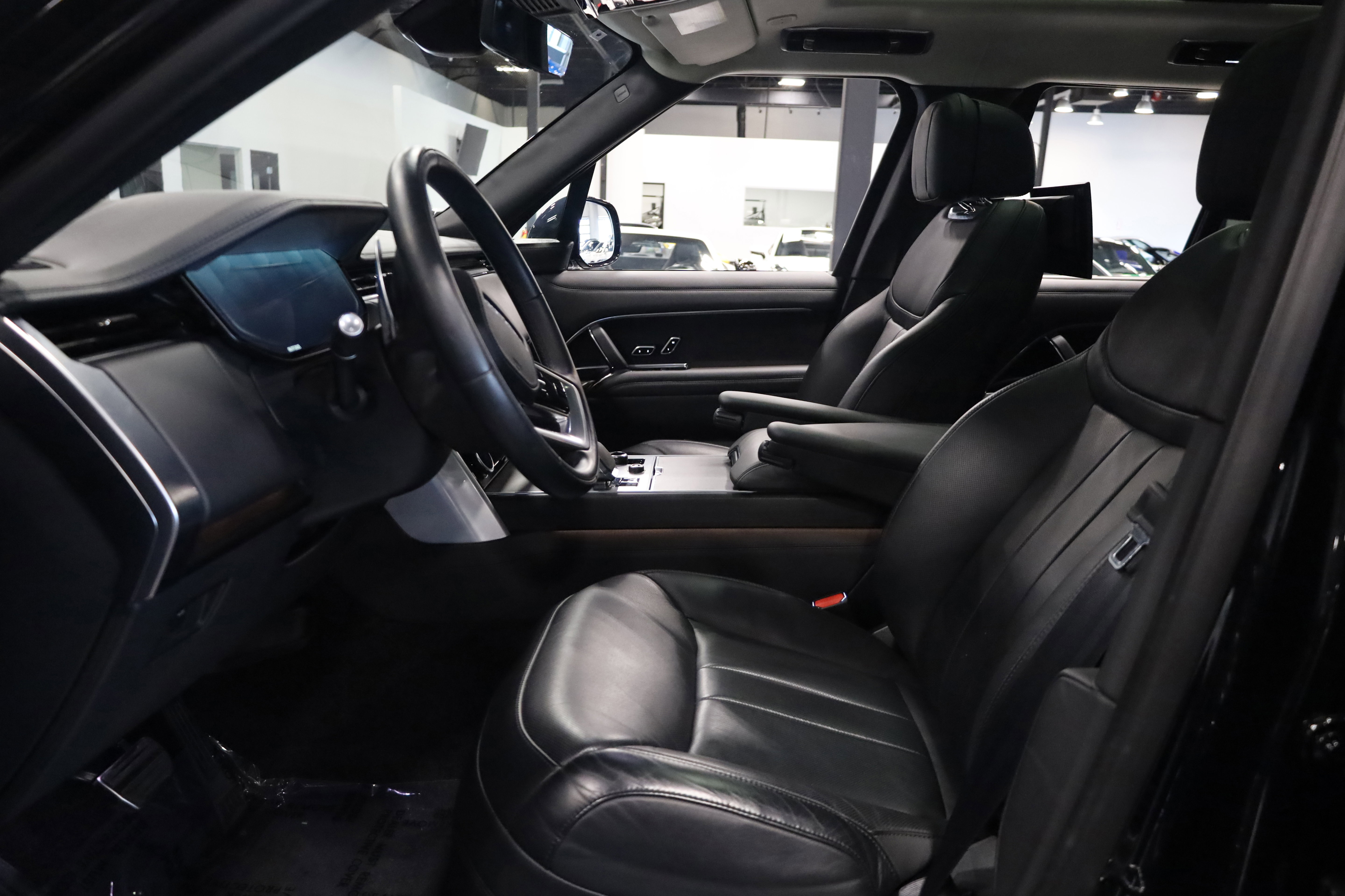 Used 2023 Land Rover Range Rover First Edition image 17