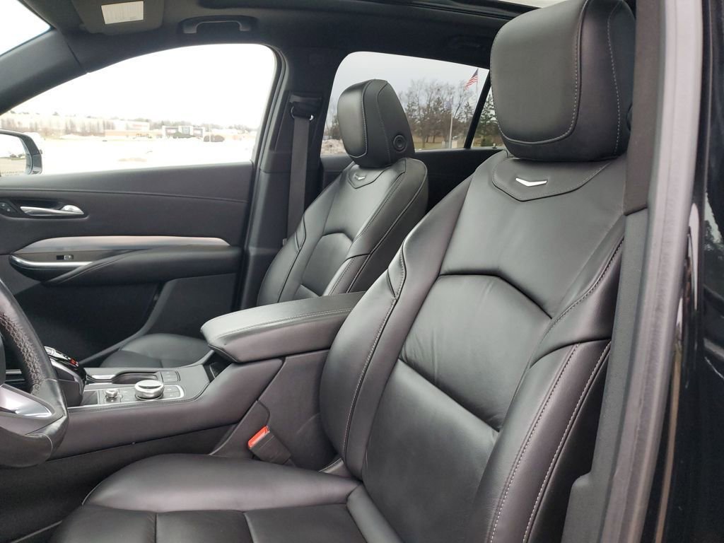Certified 2021 Cadillac XT4 Premium Luxury w/ Cold Weather Package image 21