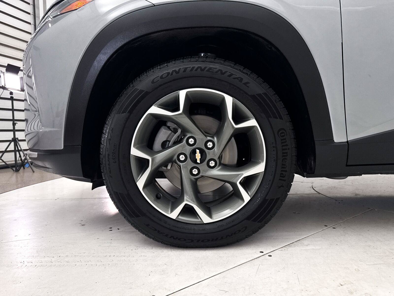 Used 2024 Chevrolet Trax LT w/ Driver Confidence Package FWD image 12