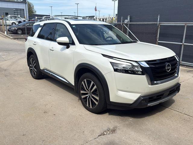 Certified 2023 Nissan Pathfinder Platinum w/ Cargo Package AWD/4WD image 1