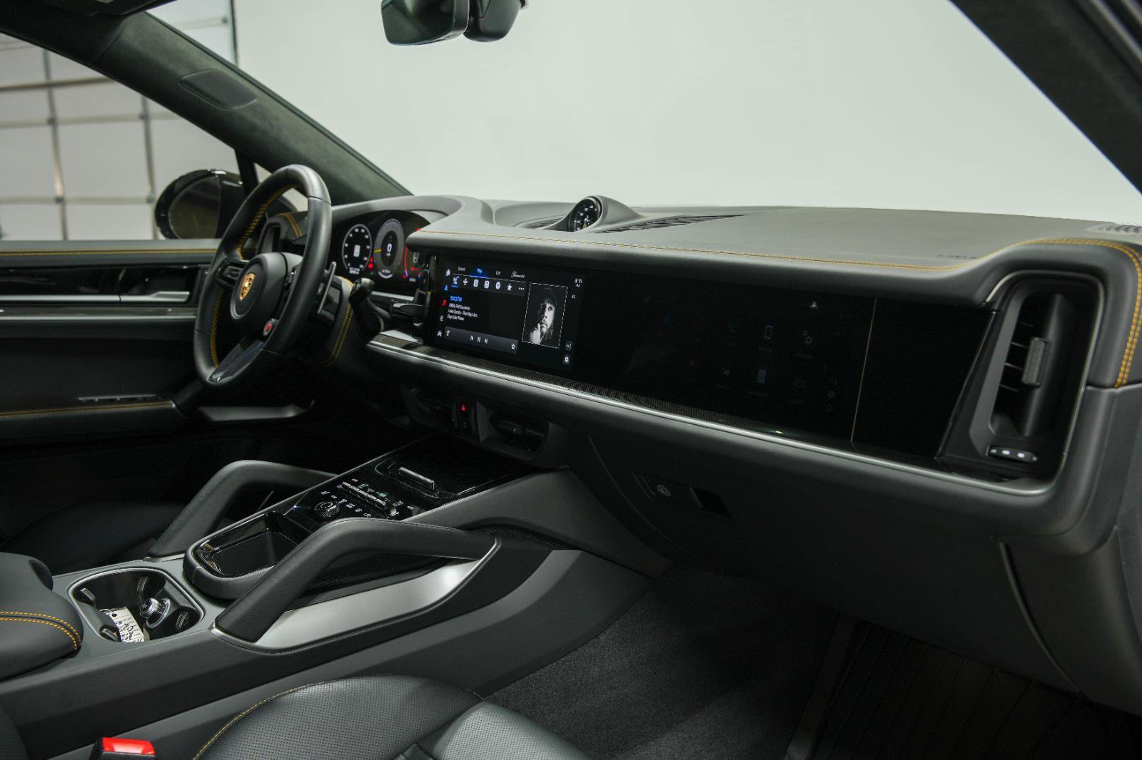 Used 2024 Porsche Cayenne Turbo GT AWD/4WD image 83